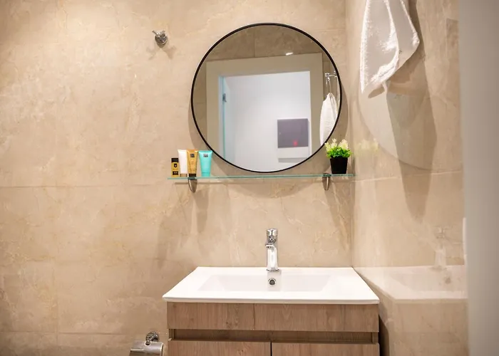 Appartement Cozy - 3 Min Walk To - Diamond 4